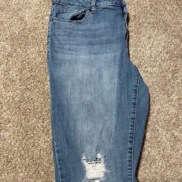 Dressbarn Signature Jeans - Picture 3 of 3